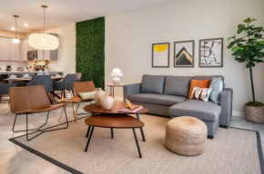 Chic and spacious Condo near Disney